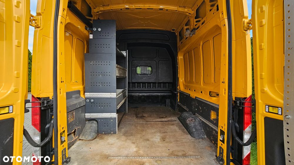 Ford Transit - 32