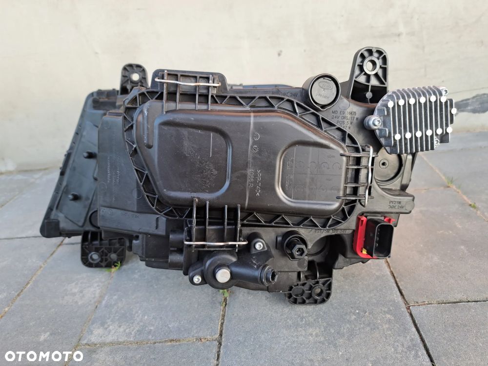 Reflektor Prawy RH MAN TG3 TGX TGS H7+LED nowy model - 4