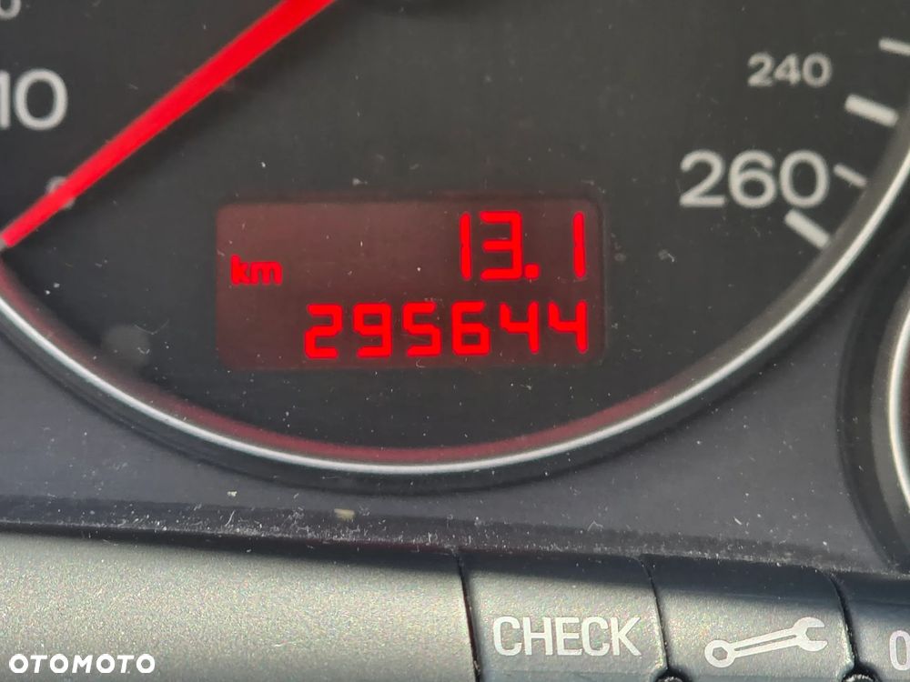 Audi A4 Avant 1.8T - 13