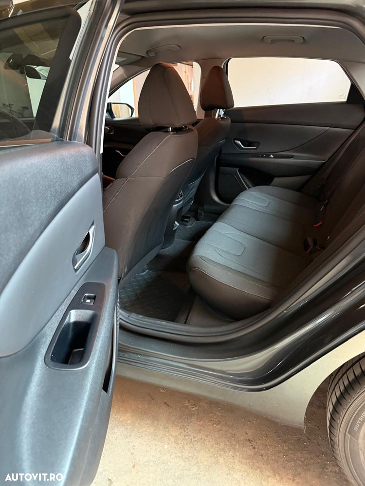 Hyundai Elantra 1.6 l 123 CP CVT Highway - 22