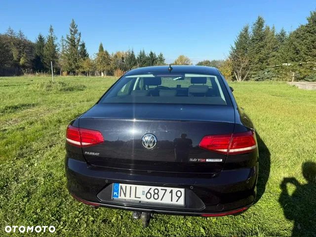 Volkswagen Passat - 4