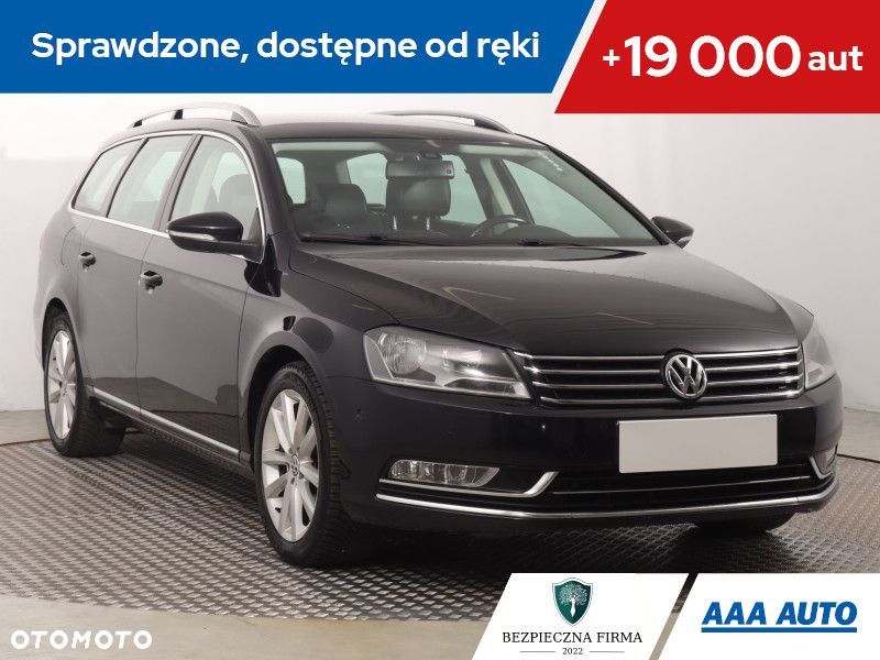 Volkswagen Passat - 1
