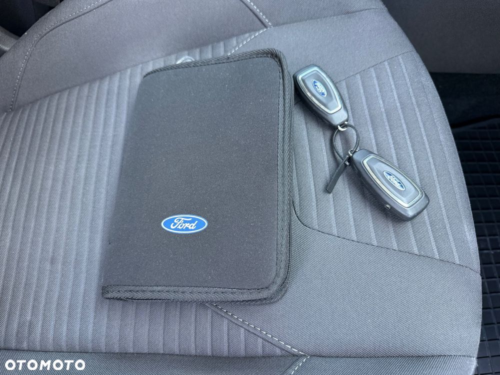 Ford Focus 1.0 EcoBoost Titanium - 38