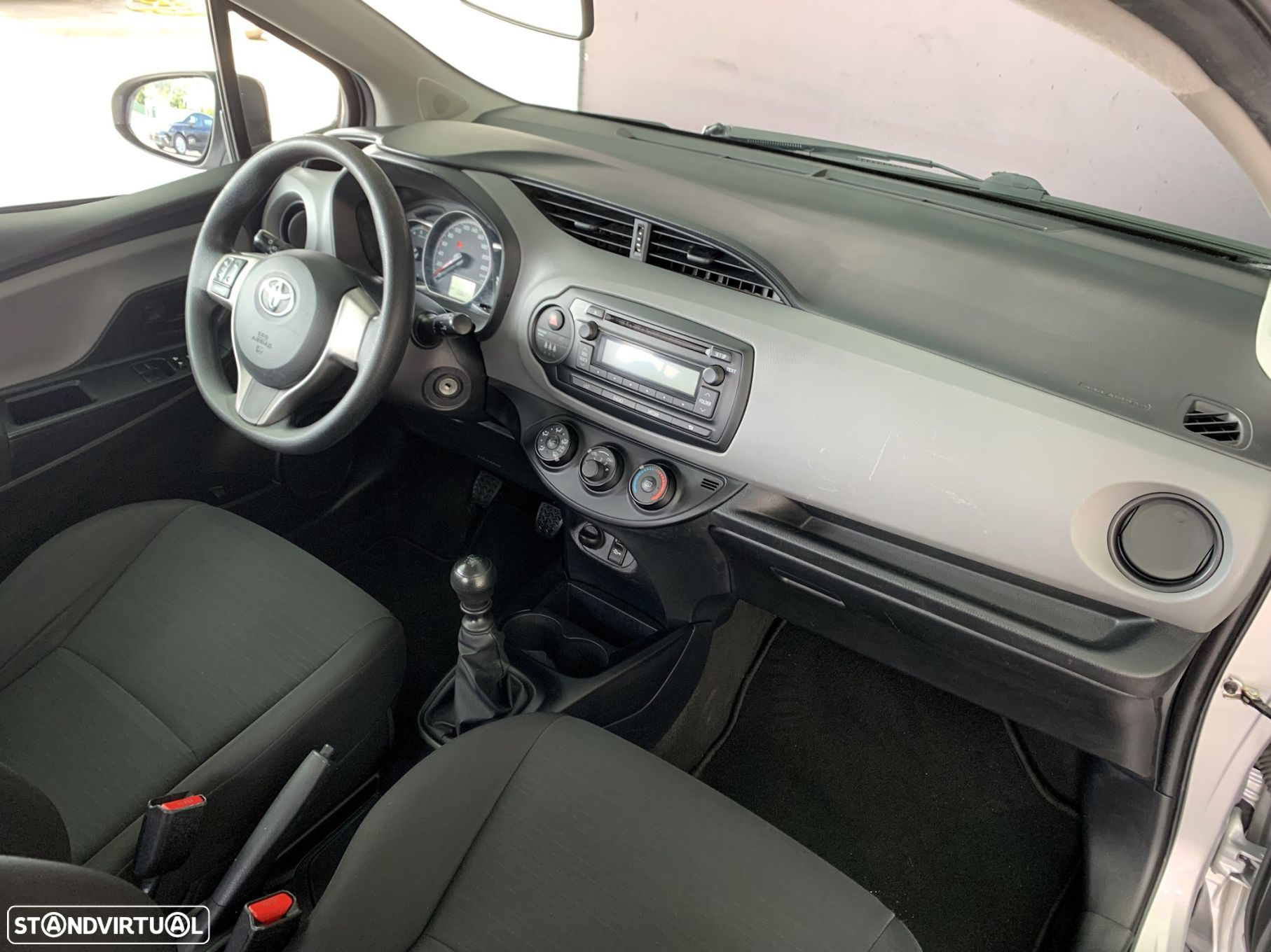 Toyota Yaris 1.4 D-4D Comfort - 9