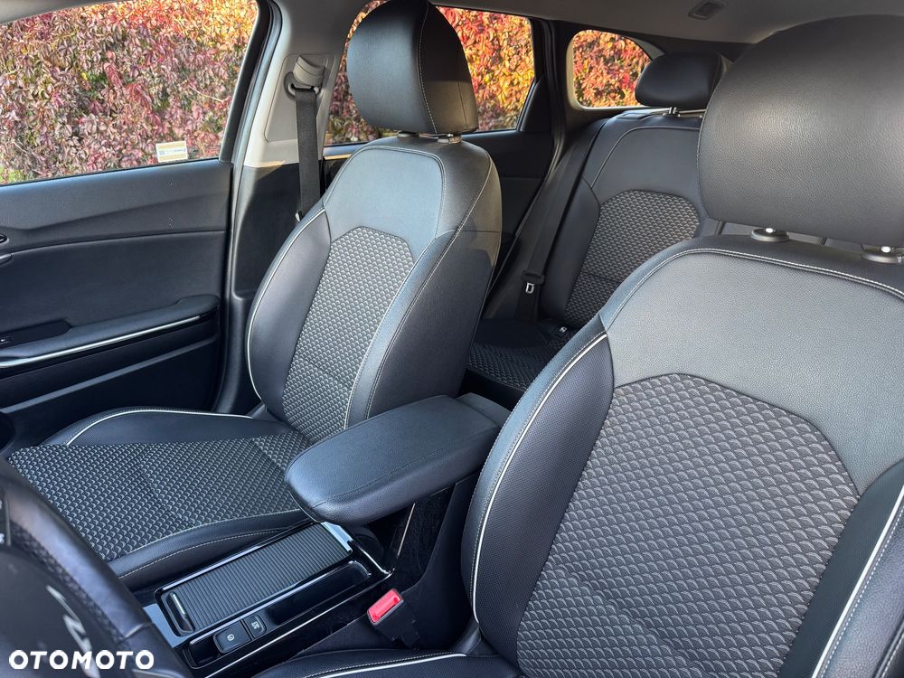 Kia Ceed - 24
