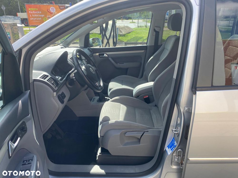 Volkswagen Touran 2.0 TDI Highline - 3