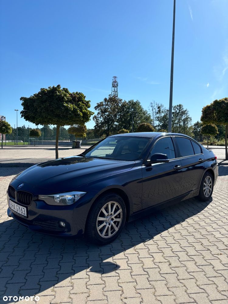 BMW Seria 3 318d Luxury Line - 2