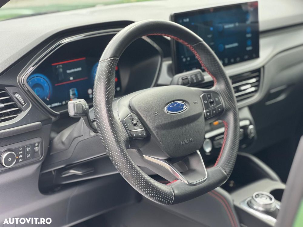 Ford Kuga - 12