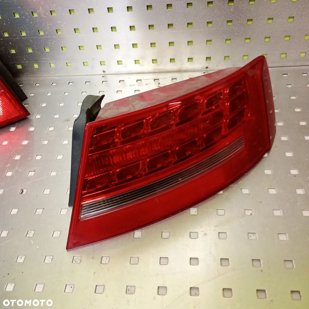 Lampa tylna prawa Audi A5 8T8945096D - 1