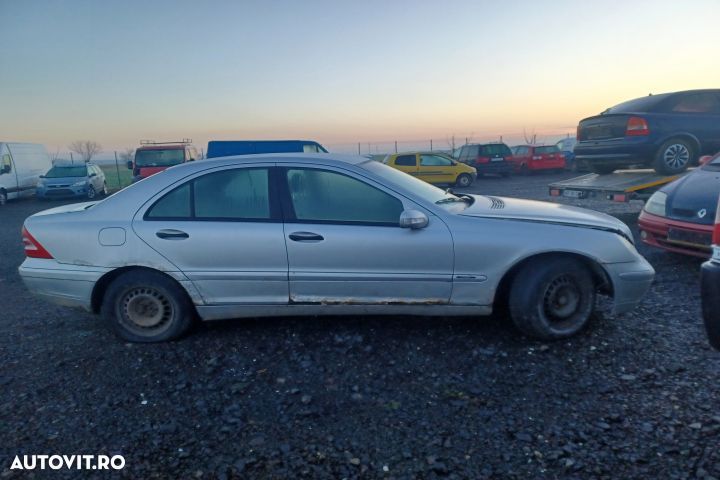 Radio cd A2038202286 Mercedes-Benz C-Class W203/S203/CL203 [2000 - 20 - 8