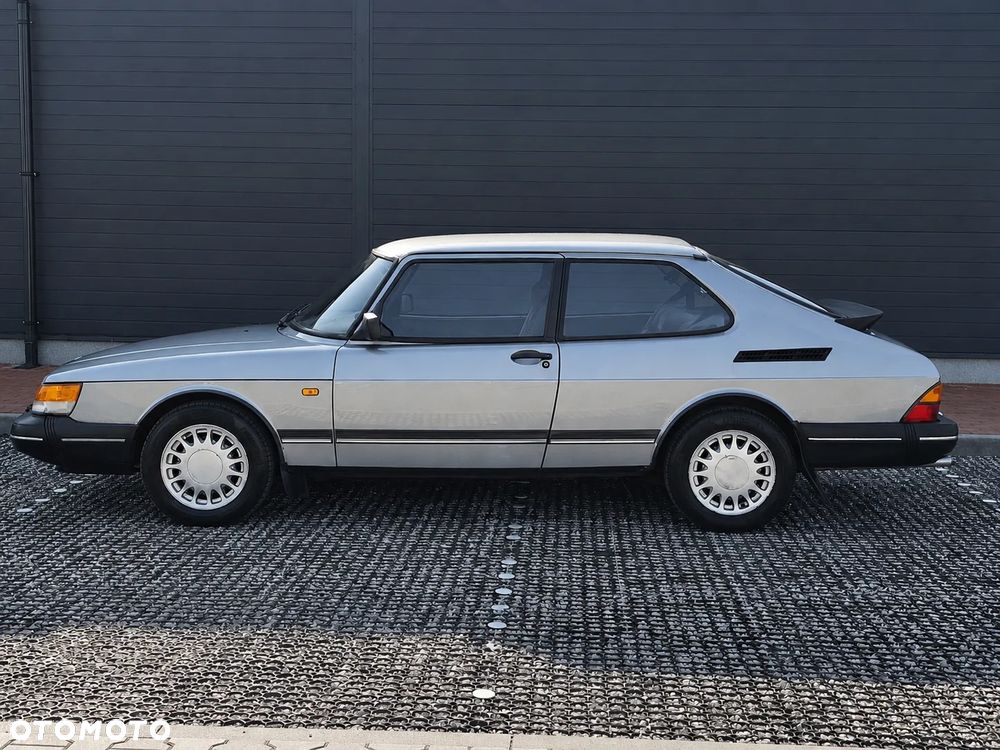 Saab 900 - 4
