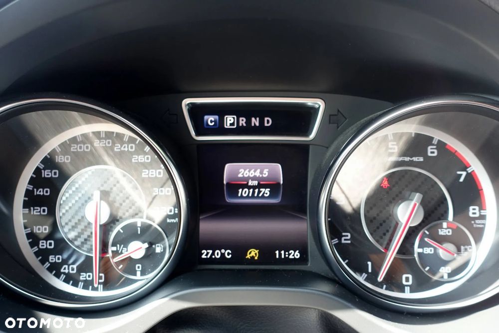 Mercedes-Benz GLA AMG 45 4Matic AMG Speedshift 7G-DCT AMG Night Edition - 16