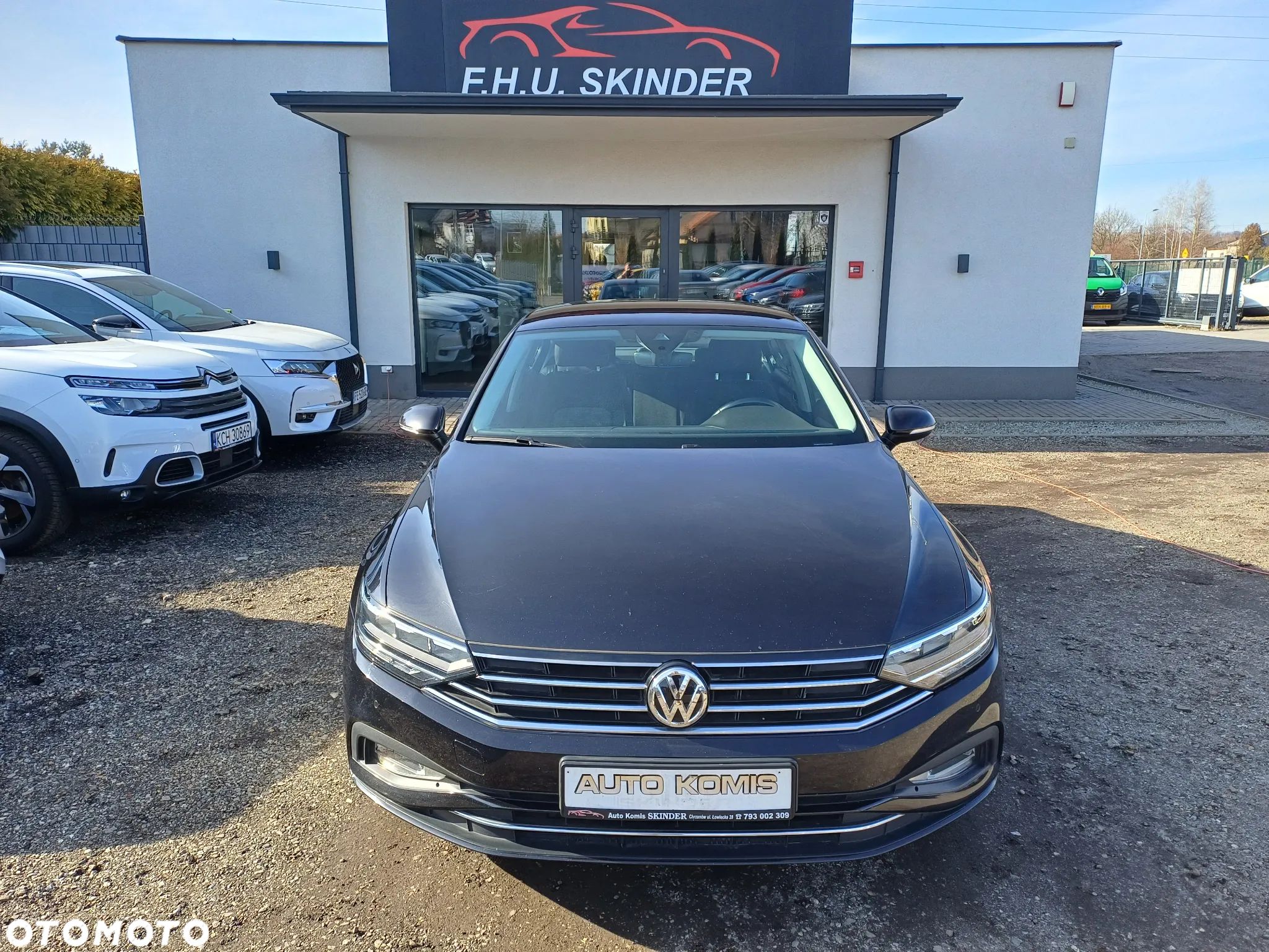 Volkswagen Passat - 1