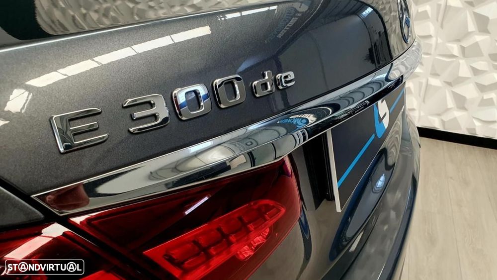 Mercedes-Benz E 300 de 9G-TRONIC AMG Line - 12