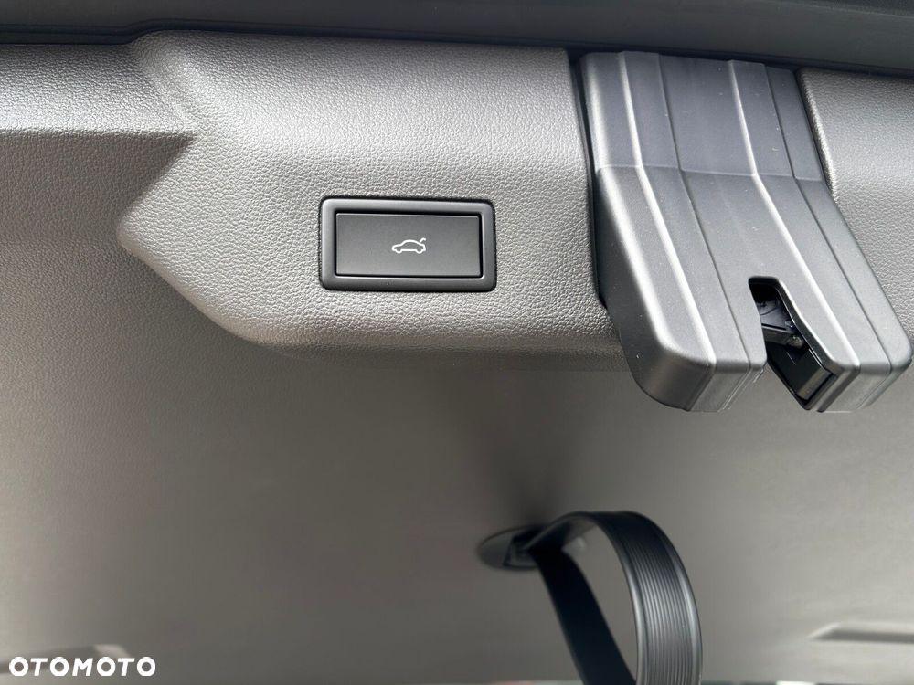 Volkswagen multivan EDITION 2.0 TDI 150 KM 7-DSG 8m L2 - 20