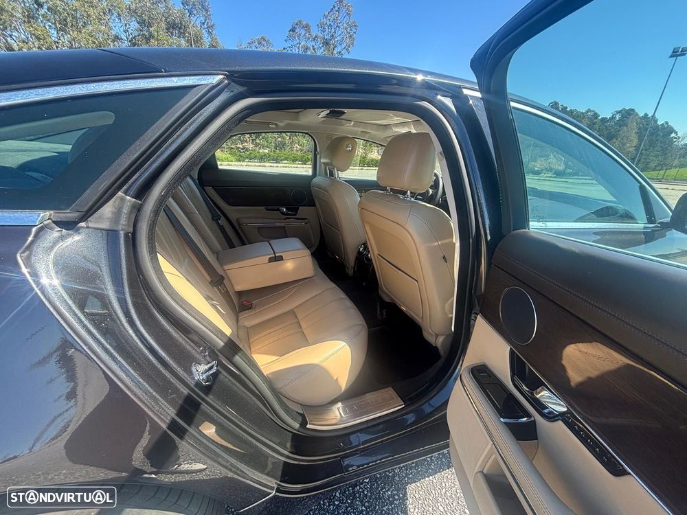 Jaguar XJ 3.0 D V6 Luxury - 22