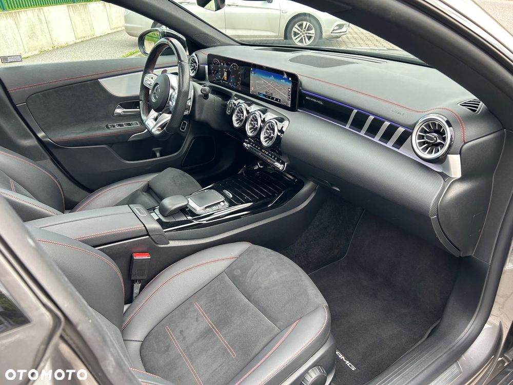 Mercedes-Benz CLA AMG 35 4Matic B AMG Speedshift 7G-DCT - 11