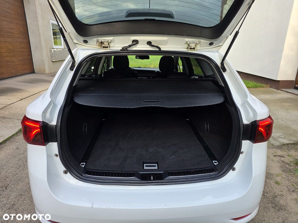 Toyota Avensis - 11
