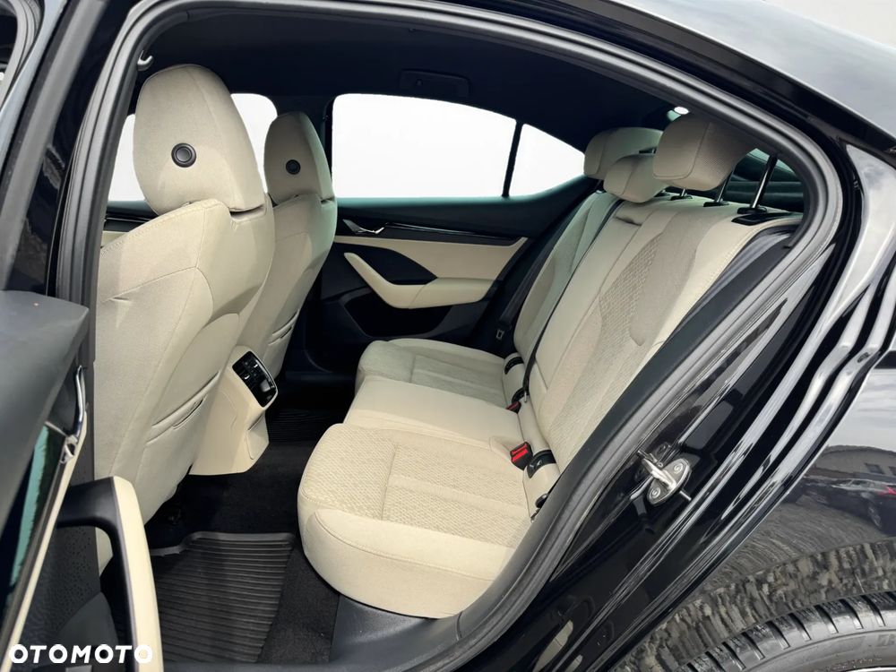 Skoda Octavia 1.5 TSI ACT Style - 25