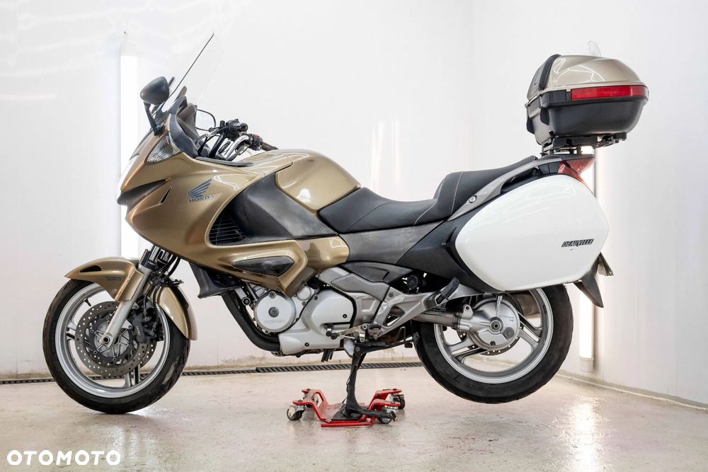 Honda NT - 9