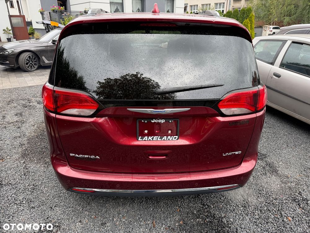 Chrysler Pacifica - 5
