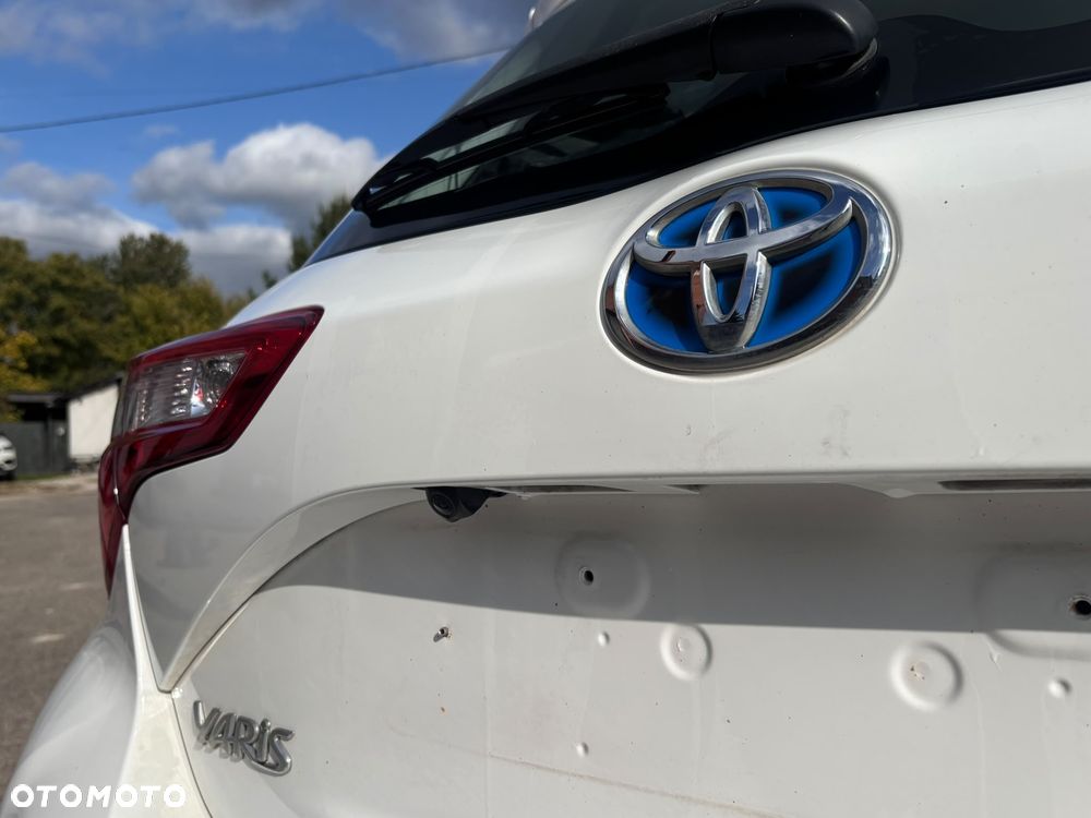 Toyota Yaris Hybrid 100 Active - 23
