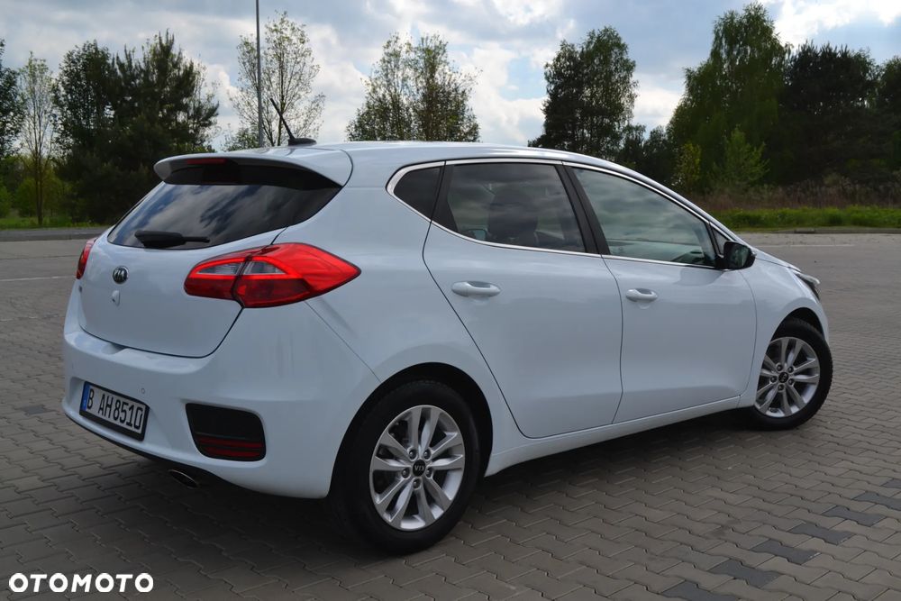 Kia Ceed - 36