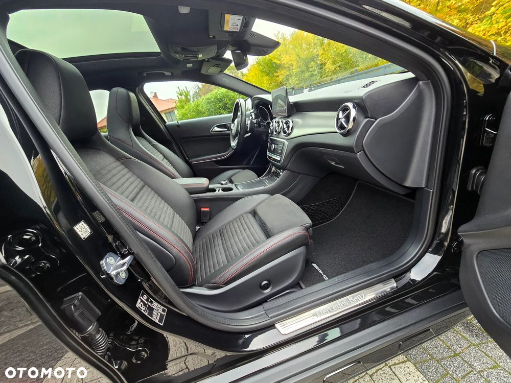 Mercedes-Benz GLA 220 4-Matic AMG Line - 13