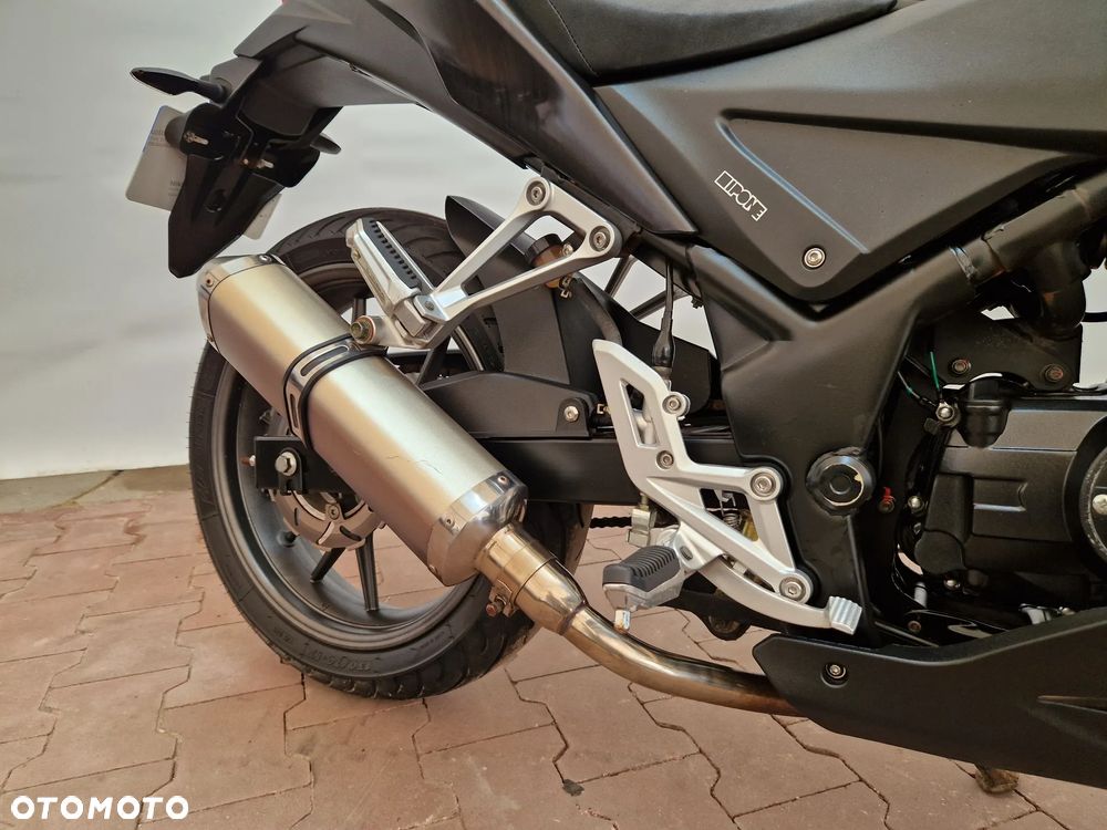 Barton Street-R - 17