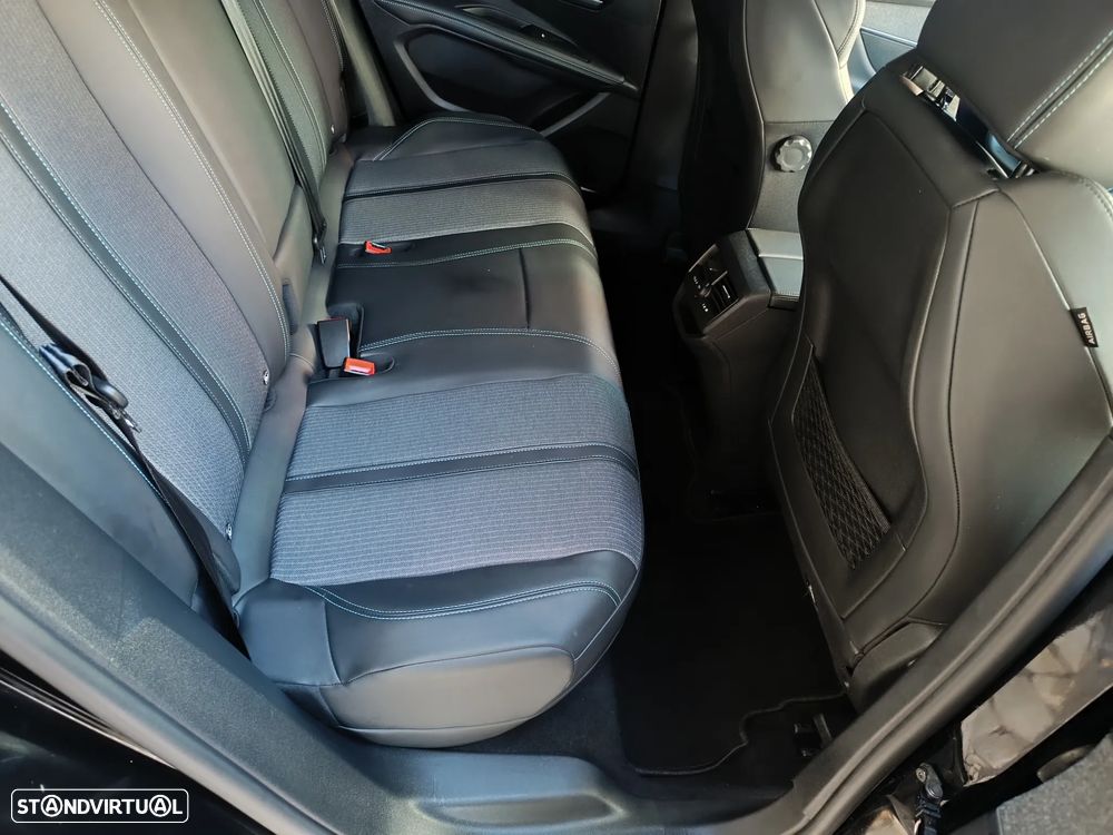 Peugeot 3008 1.6 Hybrid4 Allure Pack e-EAT8 - 32