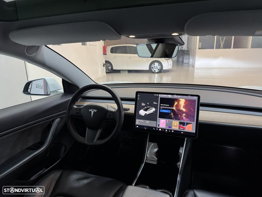 Tesla Model 3 - 5