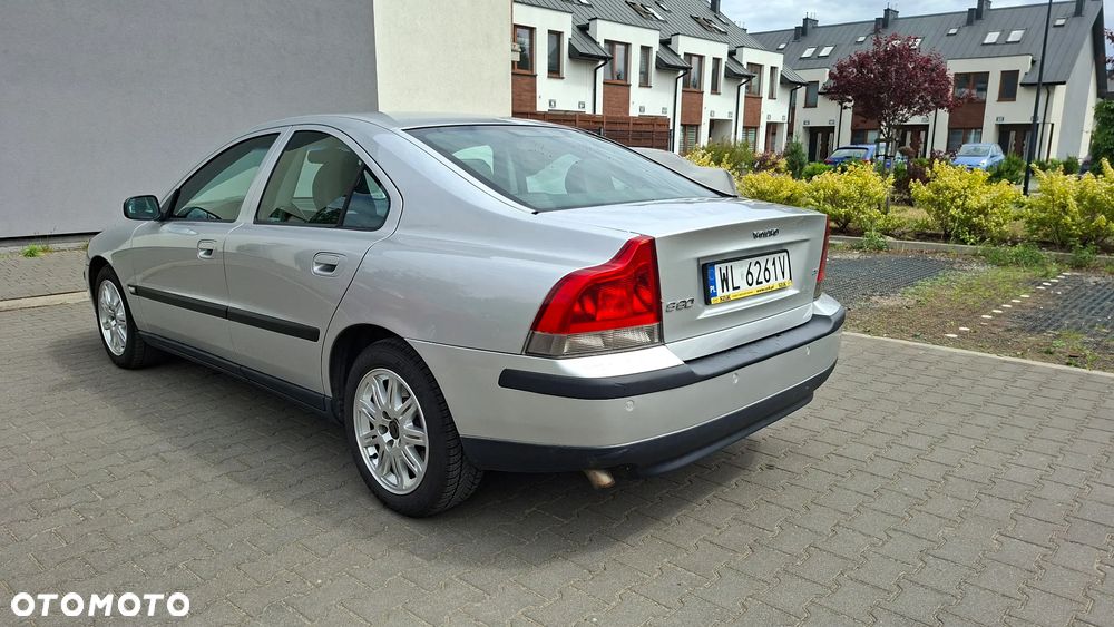 Volvo S60 2.4D5 Momentum - 3
