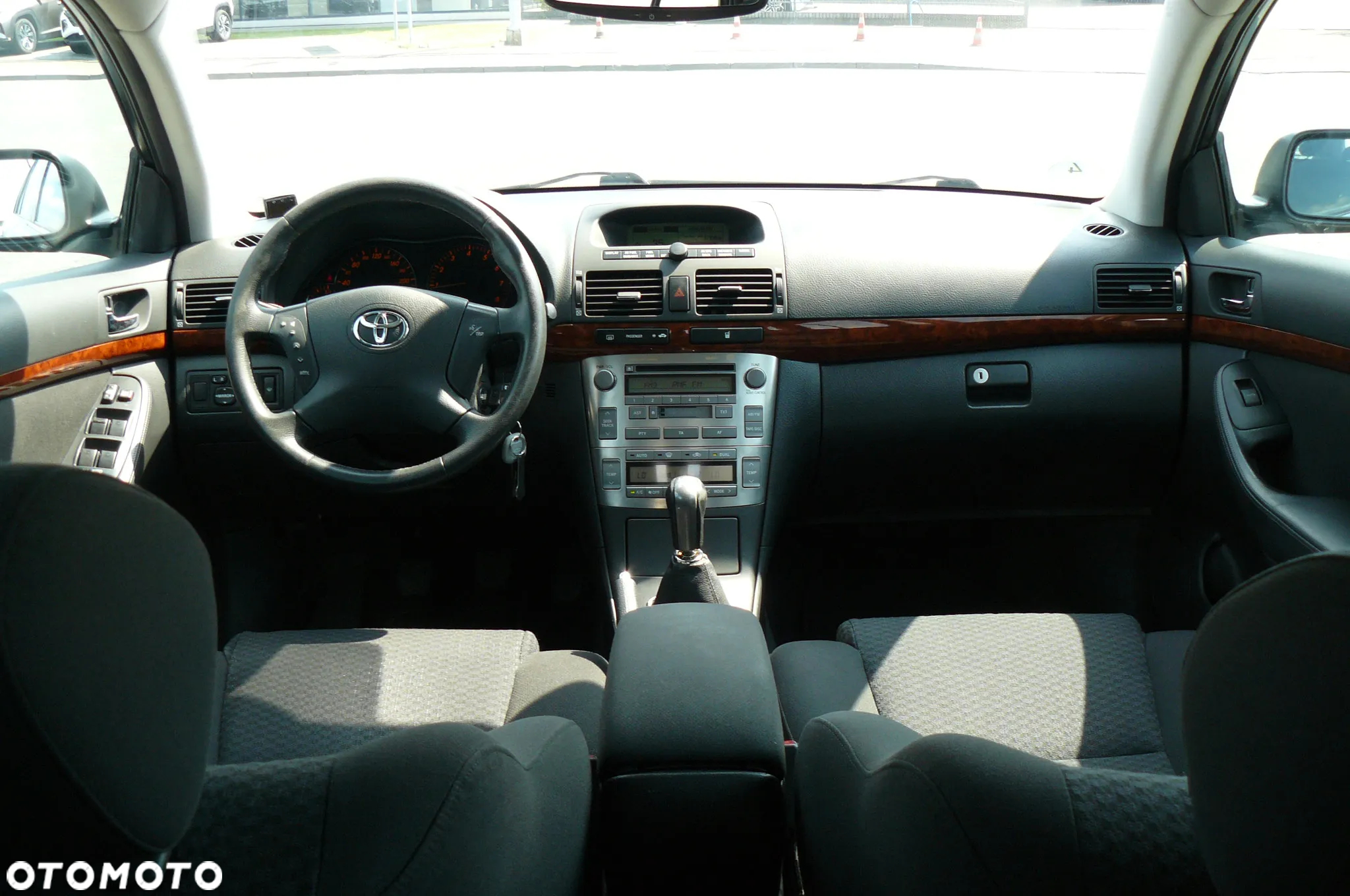 Toyota Avensis - 25