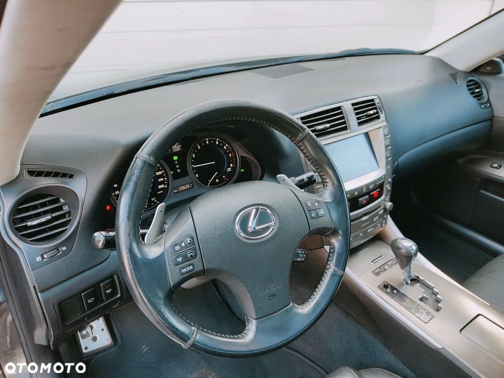 Lexus IS 250 Prestige - 11