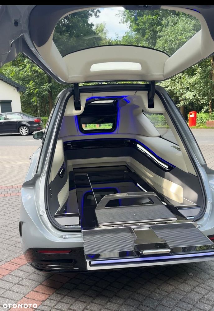 Mercedes-Benz EQE - 2
