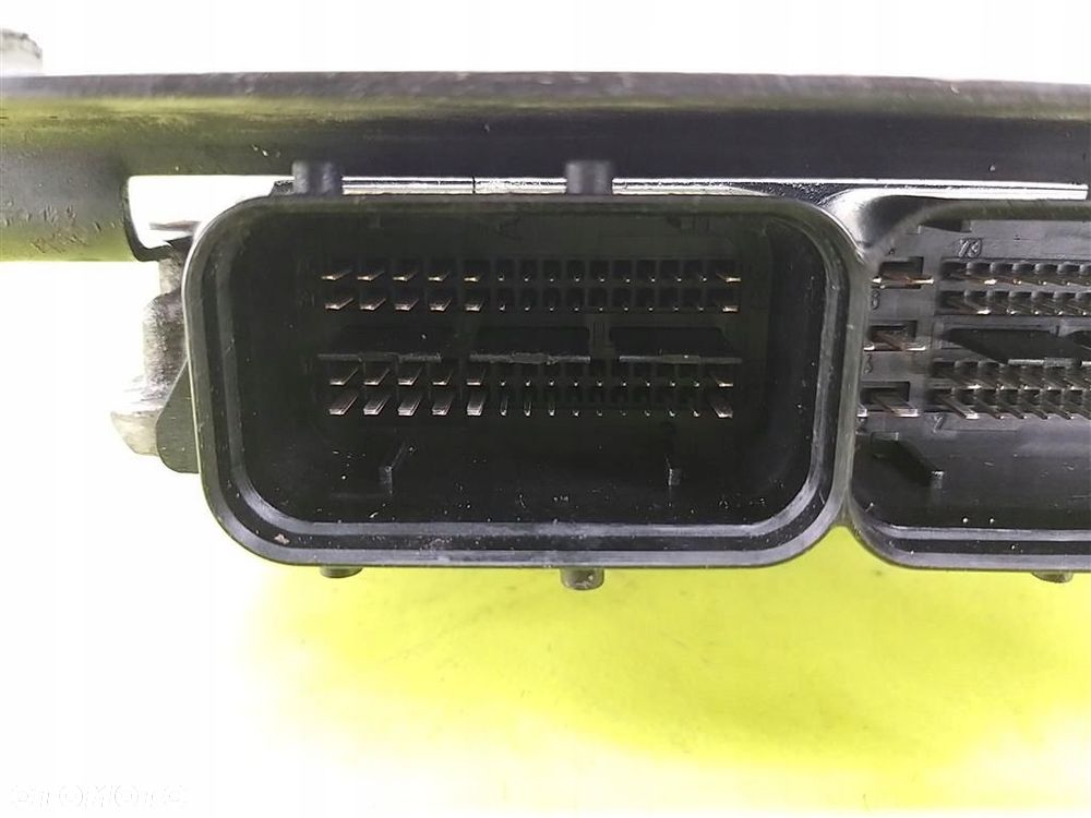 Komputer sterownik silnika VW Passat  B6 2.0TDI 140KM 2005-2010R 0281013440 - 4