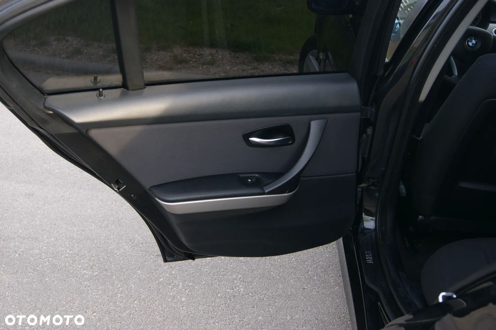 BMW Seria 3 318i - 19