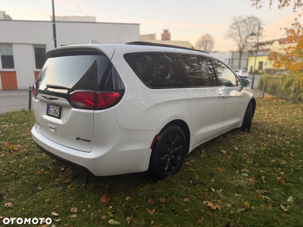 Chrysler Pacifica - 6