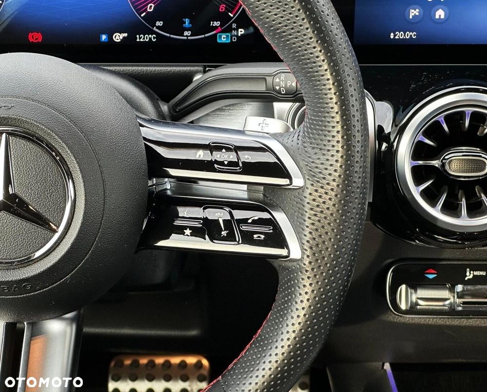 Mercedes-Benz GLB - 13