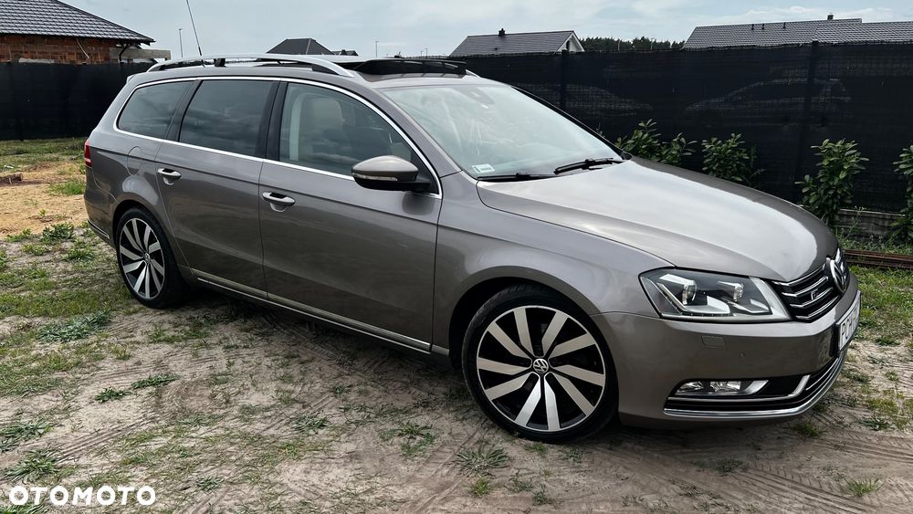 Volkswagen Passat - 1