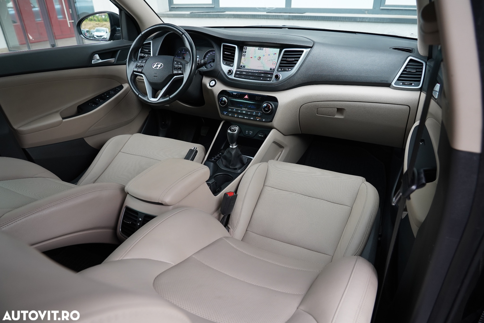 Hyundai Tucson 2.0 CRDI 4WD 6MT Premium - 8