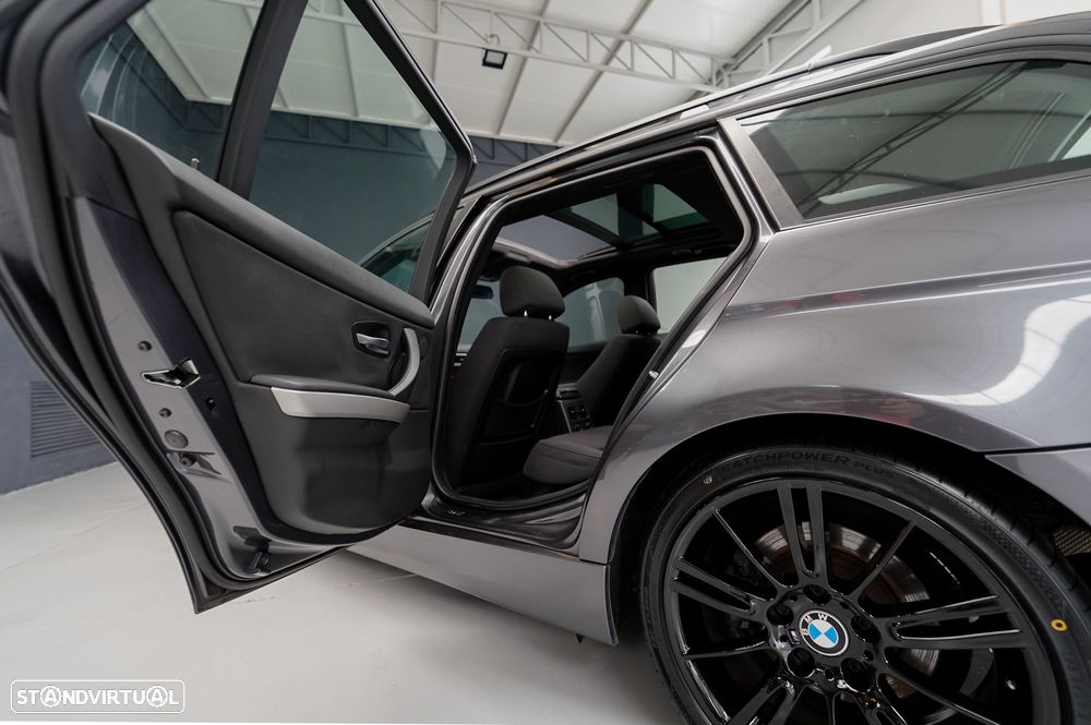 BMW 320 d Dynamic - 12