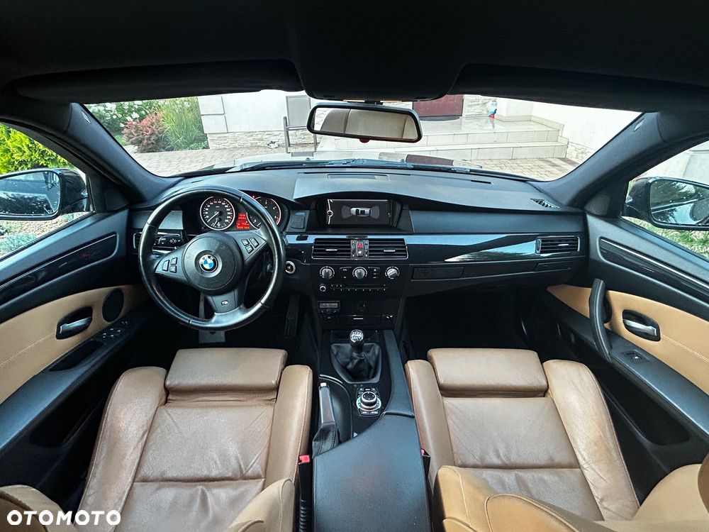 BMW Seria 5 520d Edition Exclusive - 16