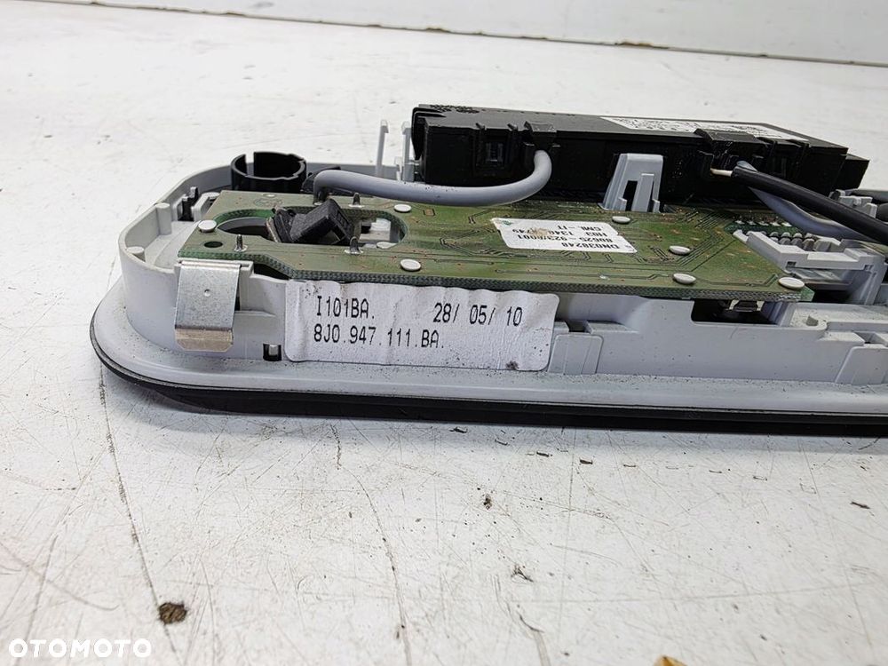 LAMPKA OŚWIETLENIA KABINY AUDI A3 8P CABRIO TT 8J0947111BA 6PS - 3
