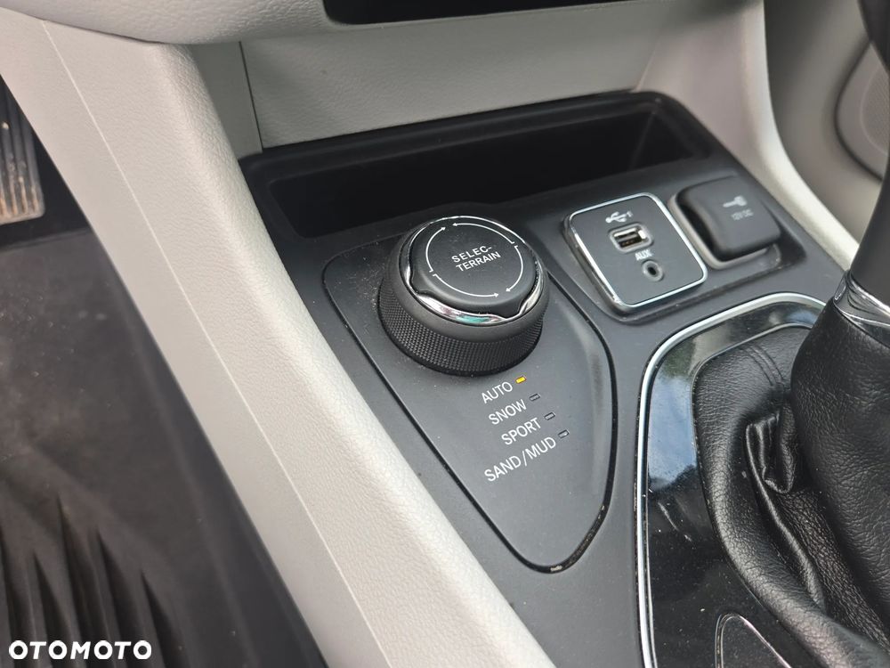Jeep Cherokee 3.2 V6 Pentastar Active Drive I Automatik Limited - 26