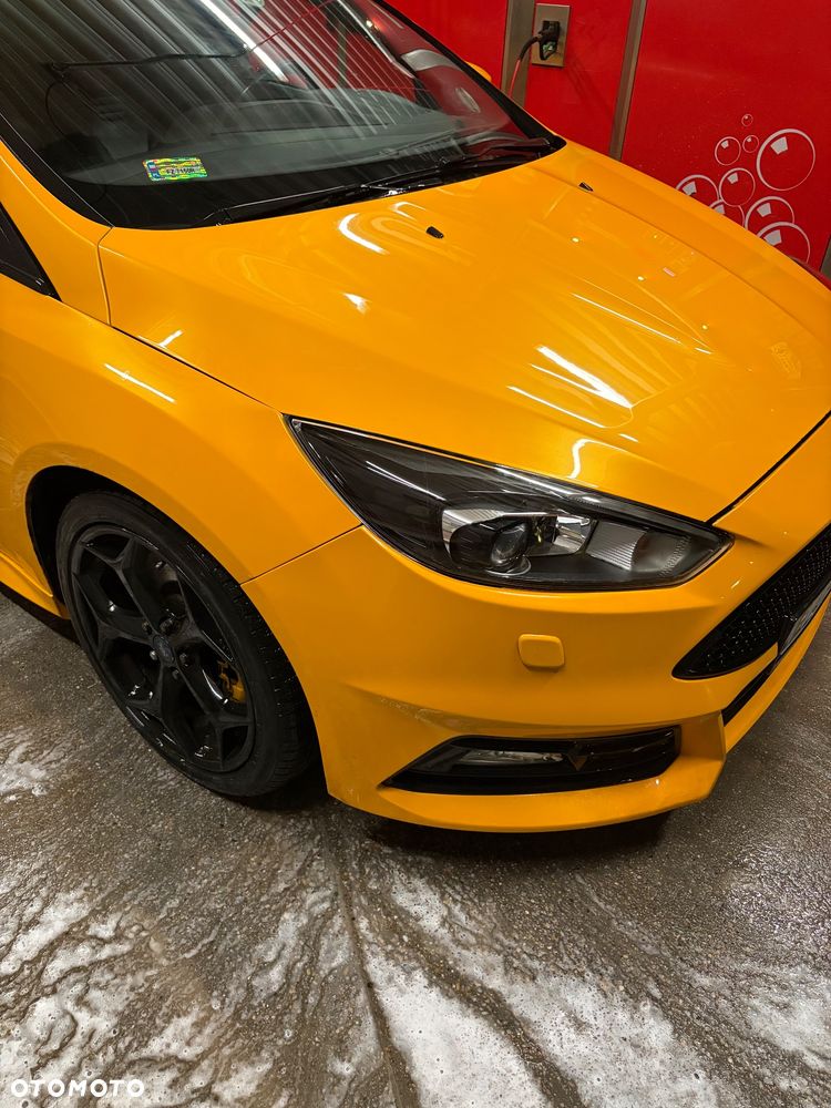 Ford Focus 2.0 EcoBoost ST - 10