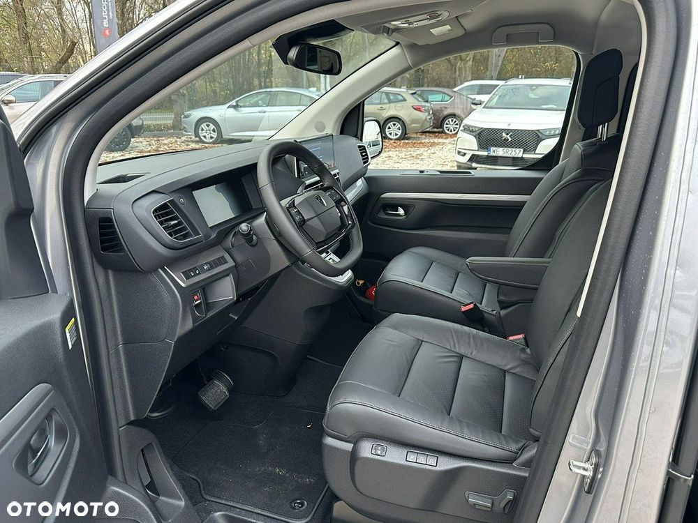 Peugeot Traveller - 11