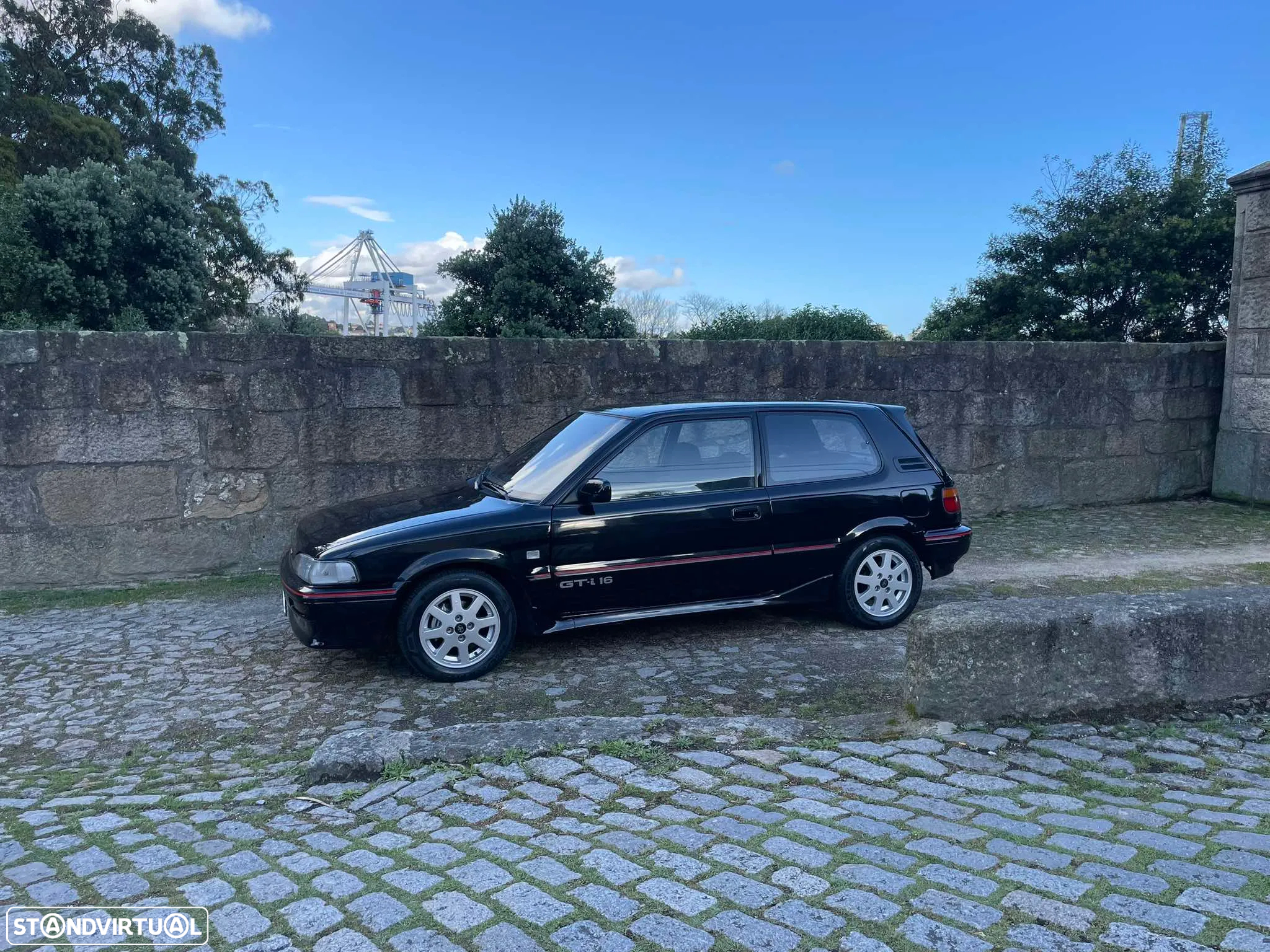 Toyota Corolla GT-i 16 - 9