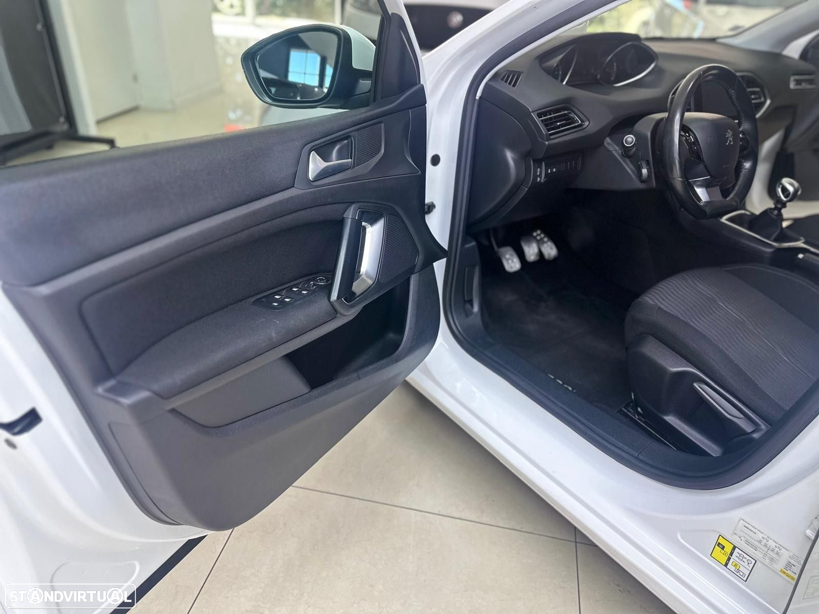 Peugeot 308 1.6 BlueHDi Style - 17
