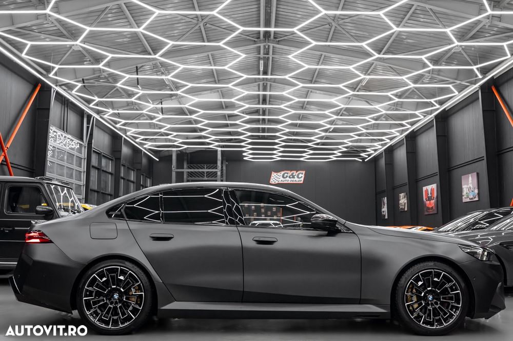 BMW M5 xDrive - 29